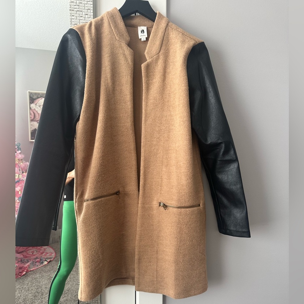 Nwot. Never Worn!! Med. Boutique!!
